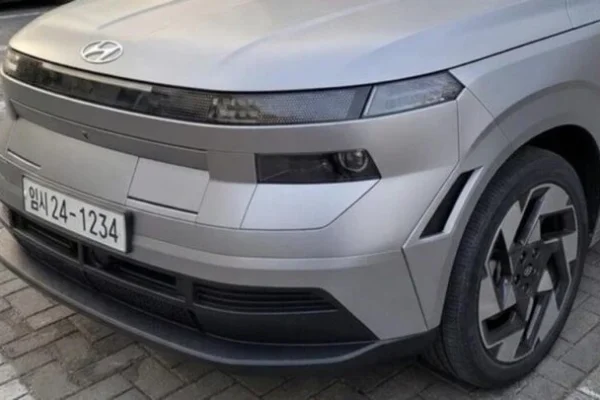 Новий Hyundai Kona вперше показали без камуфляжу