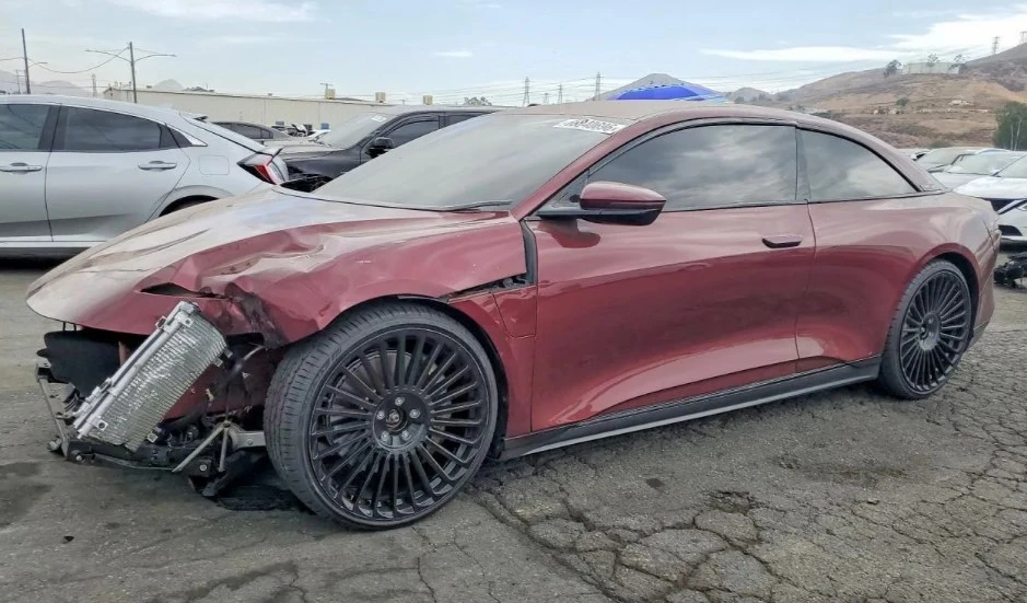Кастомне купе Lucid Air від Шакіла О’Ніла розбили на пробігу 4663 км й продають (фото)