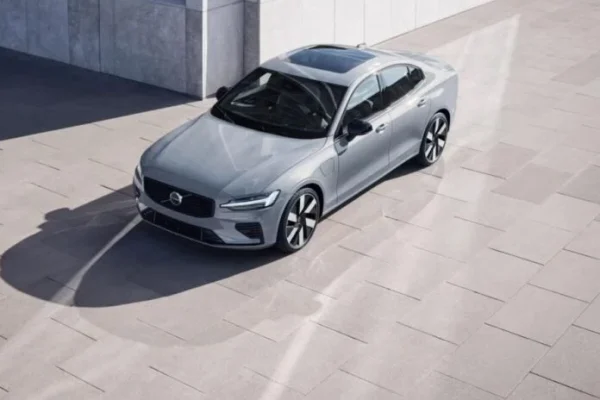 Новий Volvo S70 помітили на тестах: що відомо про наступника S60