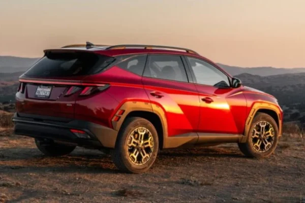 Продажі електромобілів різко впали: які авто тепер обирають українці