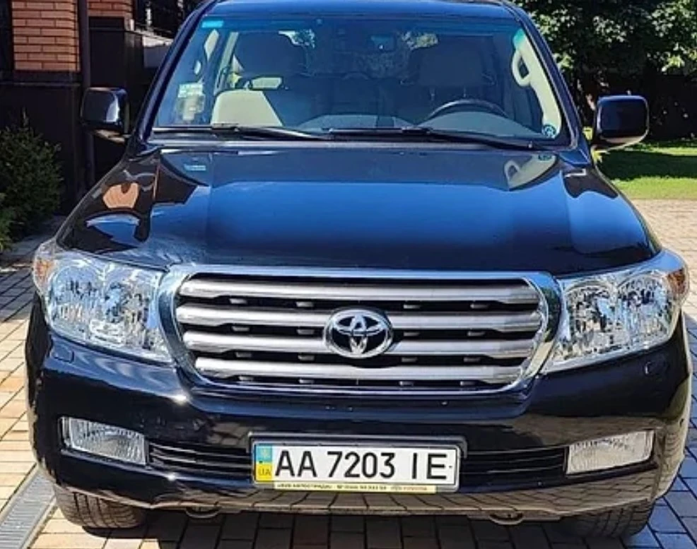 18-річний Toyota Land Cruiser 200 з найменшим пробігом в Україні виставили у продаж: яка ціна (фото)