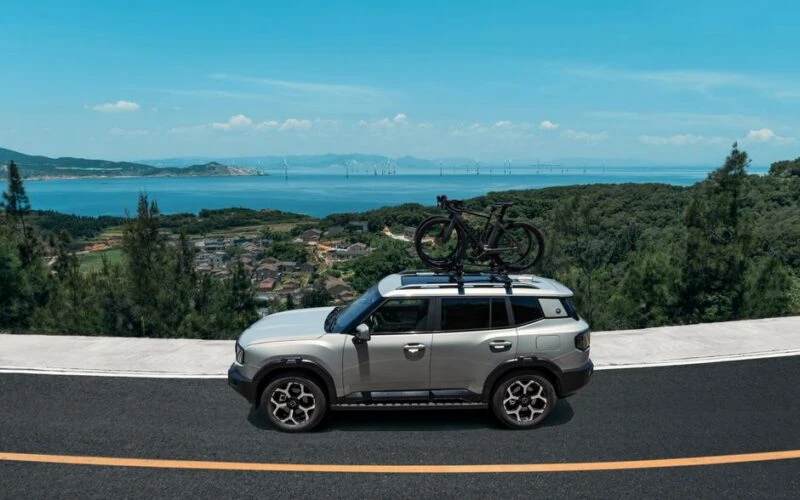Geely запускає гібридний Monjaro EM-i для глобального ринку