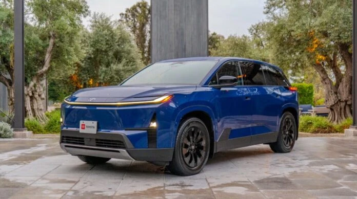 Toyota Highlander стане електромобілем і отримає американські батареї