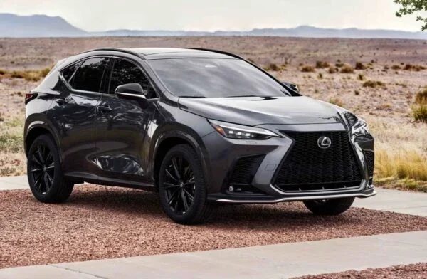 Власники Toyota та Lexus скаржаться на небезпечну проблему з акумуляторами