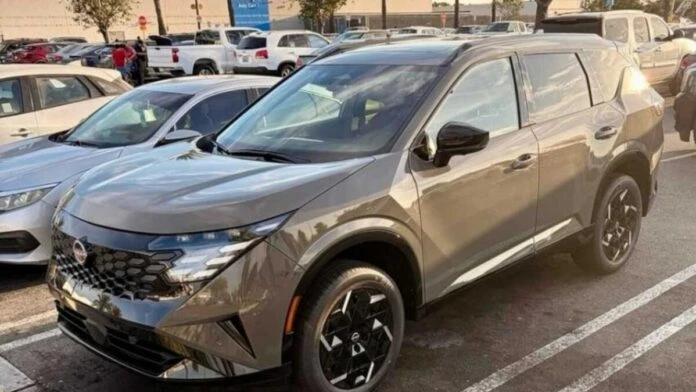Новий Nissan X-Trail вперше показали наживо і він сильно змінився