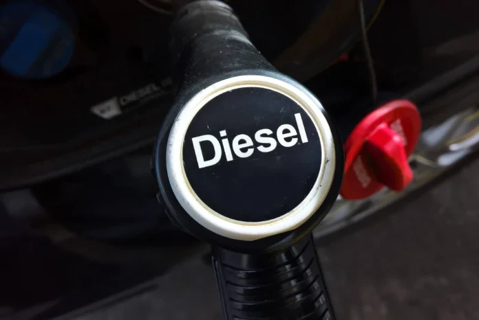 Водіям дизельних авто розповіли як розпізнати погане паливо